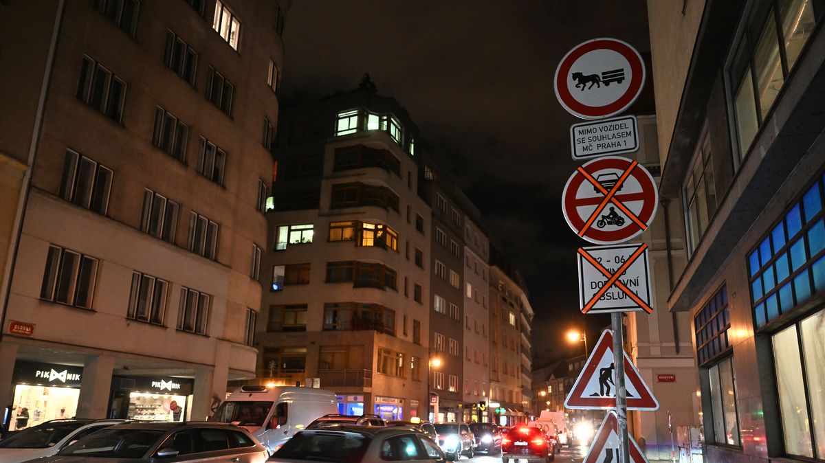Praha 1 chce obnovit noční zákaz vjezdu do části Starého Města